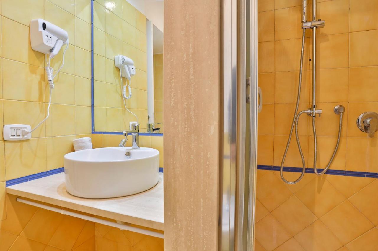 נאפולי Porta Medina Apartment מראה חיצוני תמונה