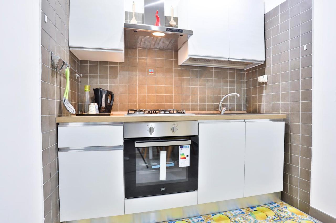 נאפולי Porta Medina Apartment מראה חיצוני תמונה